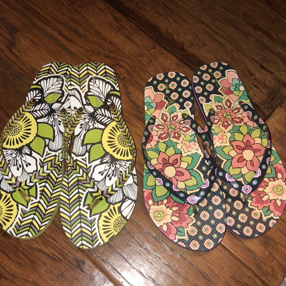 Vera Bradley flip flops